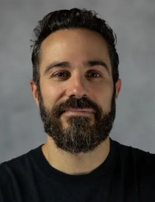 Henri Chelhot: CEO of Momentum Ventures, FlightHub, and justfly.com